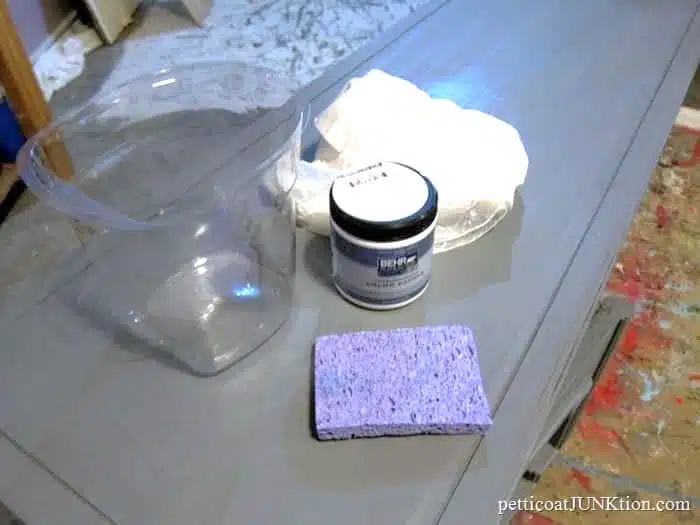 whitewash furniture using a kitchen sponge