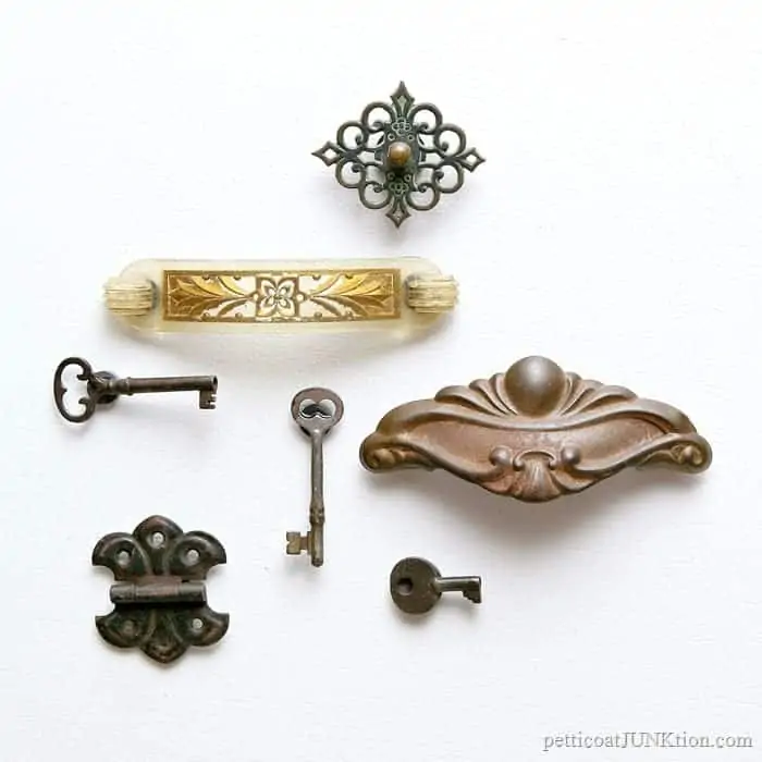 How To Make Skeleton Key Magnets And Magnets Using Old Drawer Pulls