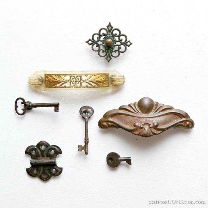 You can make antique key refrigerator magnets in 10 minutes or less. I went through my stash of antique keys and put together the refrigerator magnets.