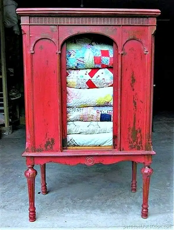 Radio cabinet painted by Petticoat Junktion using Miss Mustard Seeds Milk Paint