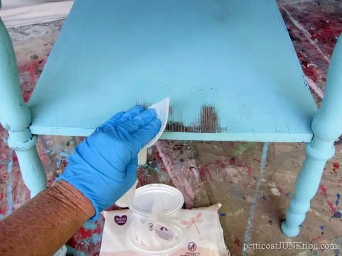Distressing Furniture Using Baby Wipes