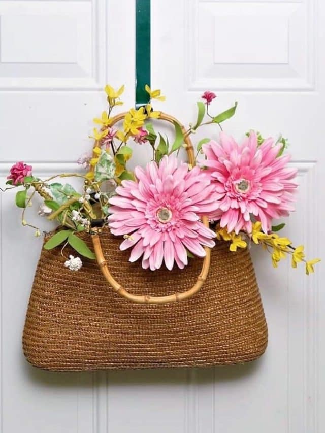 DIY straw purse wreath