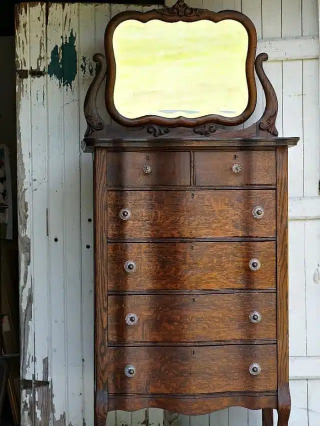 HOW TO REFRESH ANTIQUE FURNITURE Story