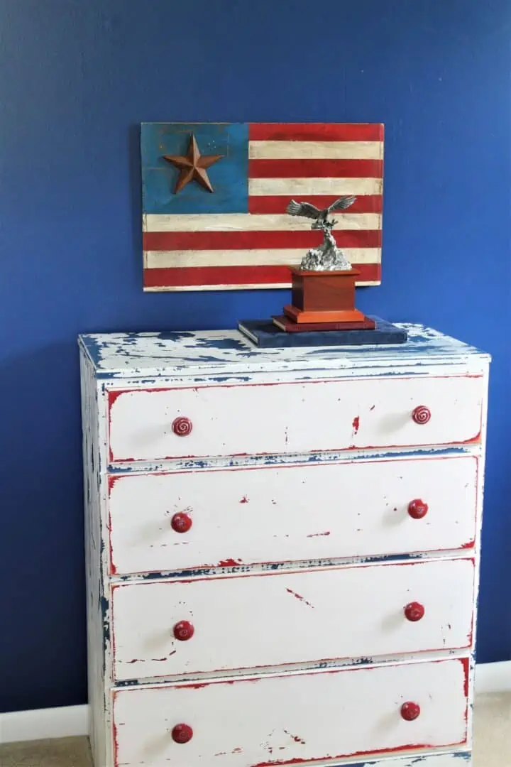 diy American flag on wood in red white and blue