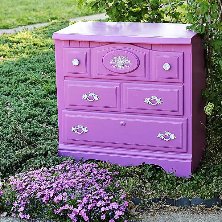 paint a nightstand and change the drawer pulls (1)