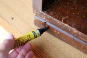 Minwax stain marker to cover furniture scratches