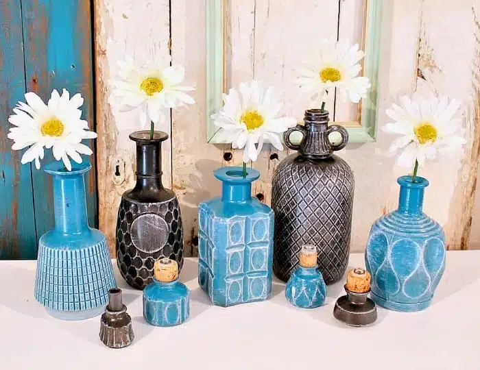 DIY-Spray Paint Glass Decanters For Home Decor