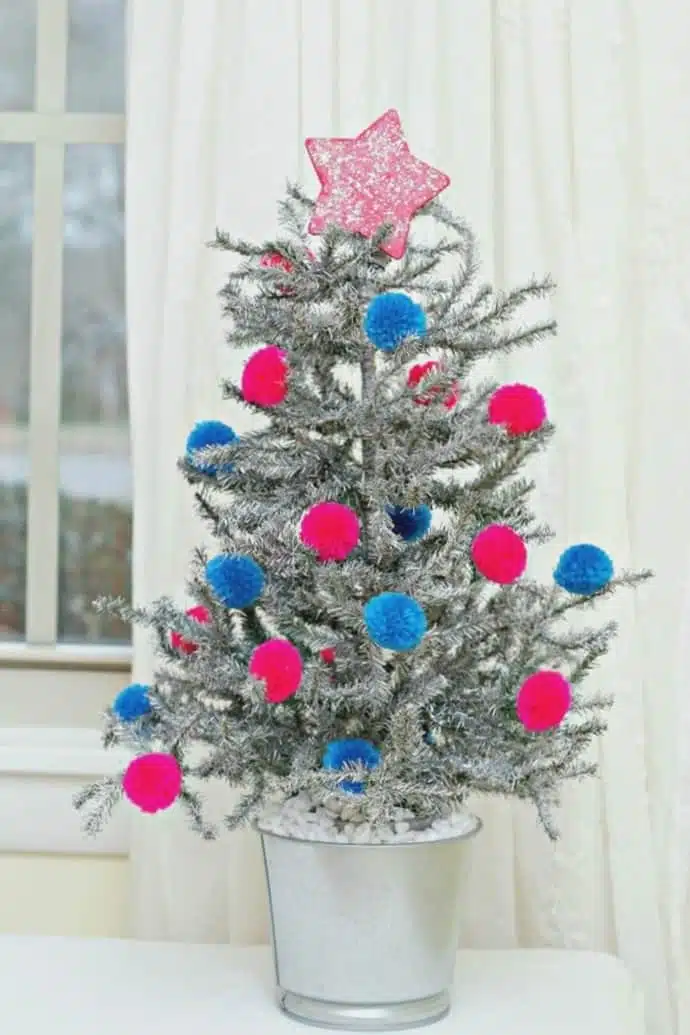 Tinsel Tree with Pom Pom Ornaments project by Petticoat Junktion