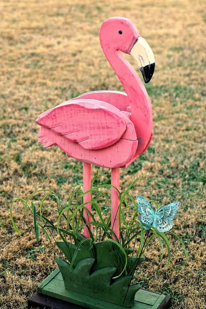 How to Repaint Outdoor Pink Flamingo Decor