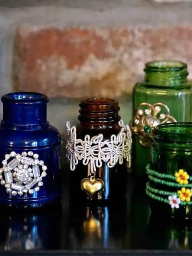 HOW TO DECORATE GLASS BOTTLES AND JARS WITH OLD JEWELRY STORY