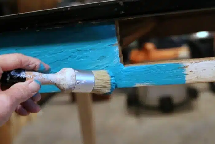 painting furniture with Home Decor Chalk