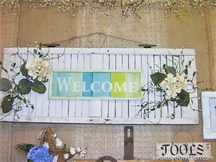 how to make a welcome shutter sign using a recycled shutter