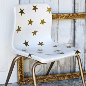 how to spray paint a chair and add star designs