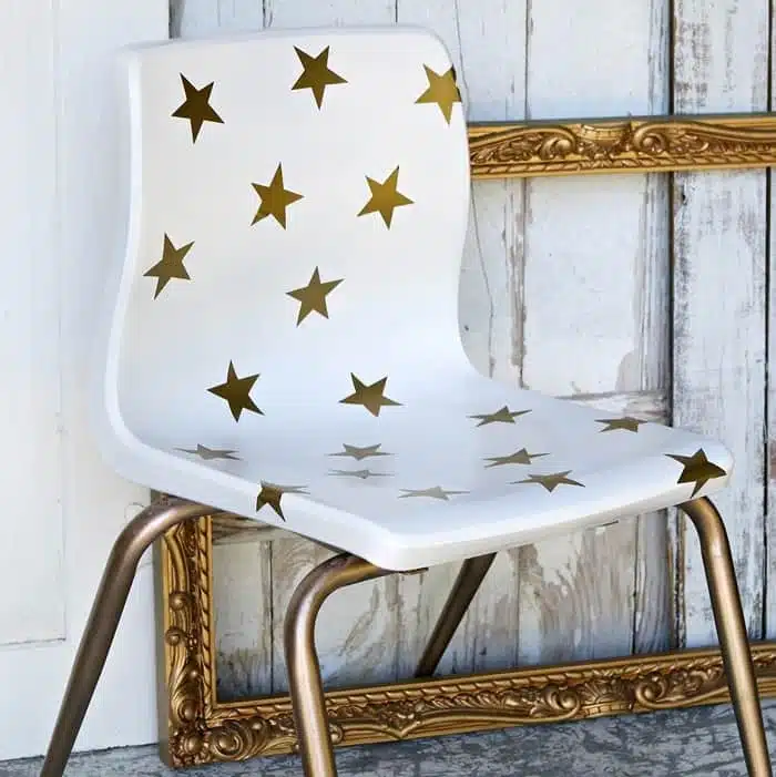 how to spray paint a chair white and add gold stars