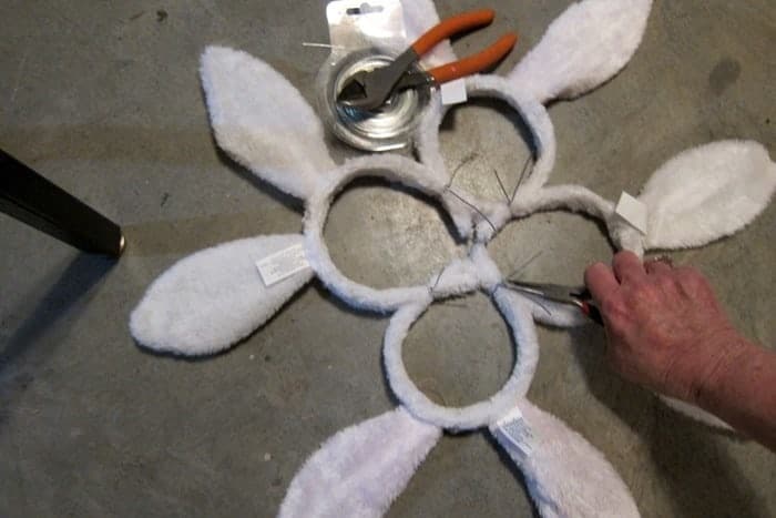 tie bunny ears together to make a wreath
