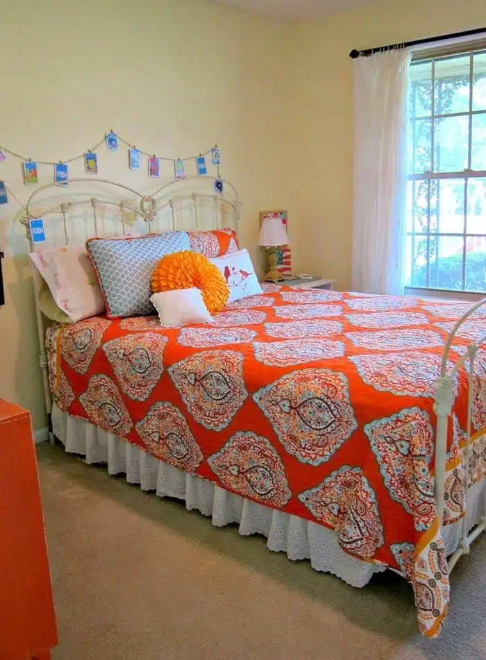 Guest bedroom in orange and turquoise is getting a paint makeover 1