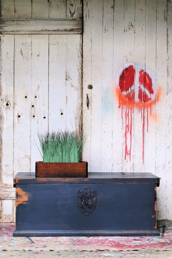 wood trunk painted with Benjamin Moore paint color Hale Navy wood trunk painted with Benjamin Moore paint color Hale Navy