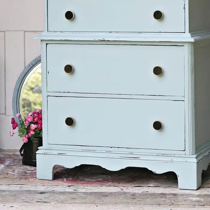 how to distress painted furniture using Simple Green