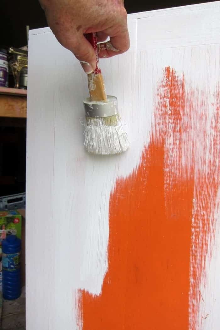 painting furniture with latex paint and a chalk brush