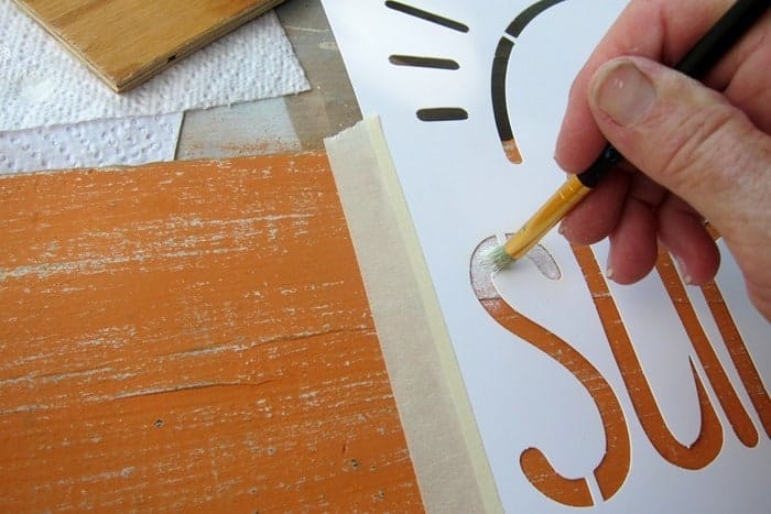 how to stencil with a dry brush