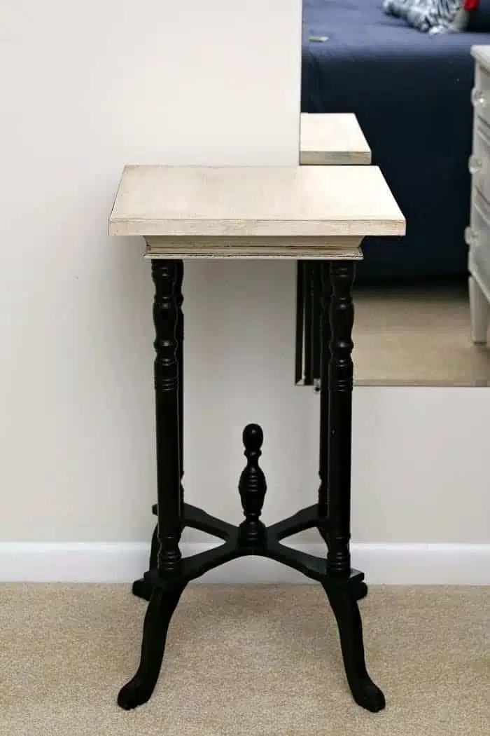 Painting-The-Top-Of-A-Vintage-Side-Table_thumb