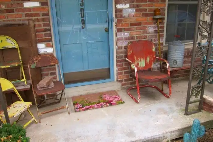 getting the porch ready for Fall decorating