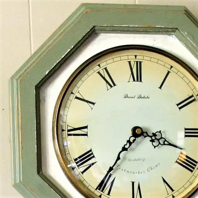 learn how to paint a wood wall clock