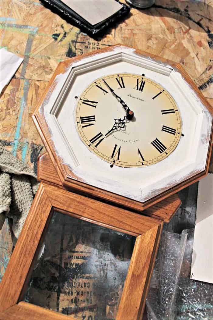 paint a wood clock white