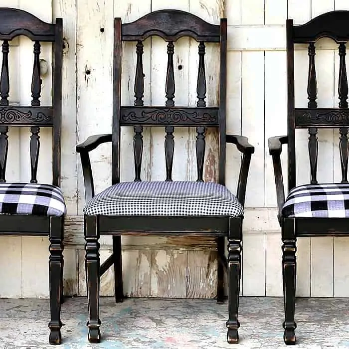 paint wood chairs with a paint sprayer