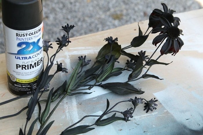 you can spray paint flowers