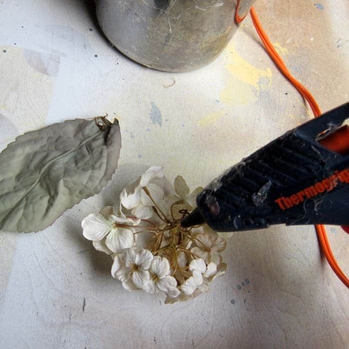 make a wreath using hot glue