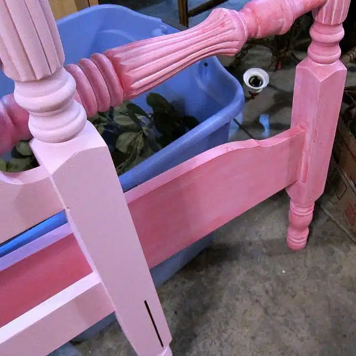 how to paint a spindle bed pink