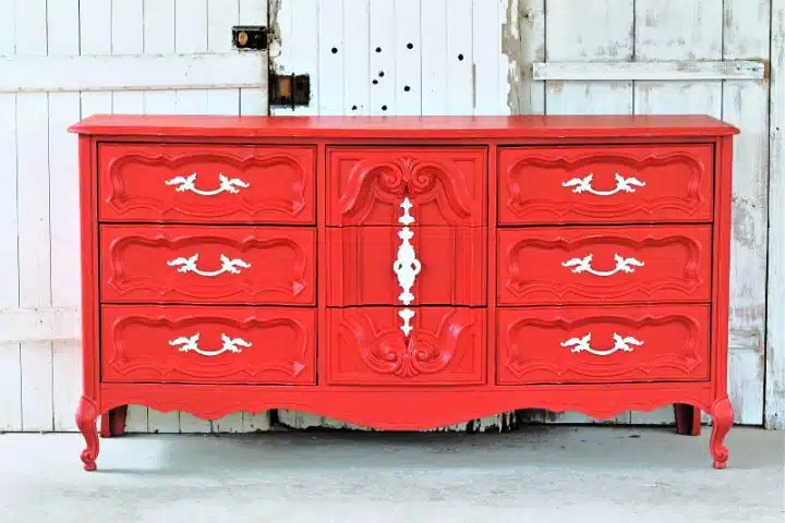 how to paint ugly outdated 70s style plastic furniture