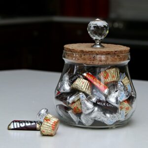 5 minute DIY Decorative Glass Candy Dish or Whatnot Jar