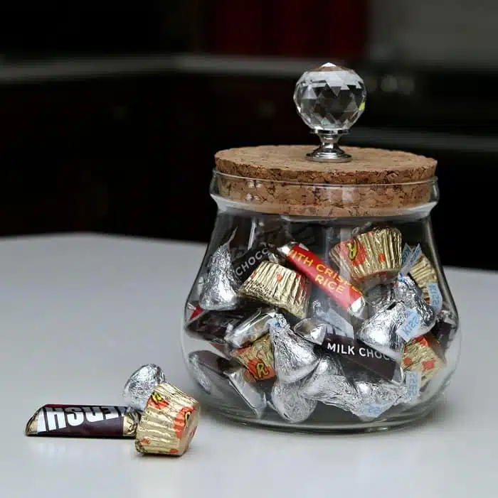 5 Minute DIY: Decorative Candy Or Whatnot Jar - Petticoat Junktion