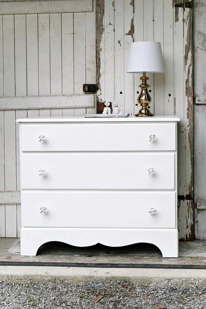 painted white dresser is simple and sophisticated