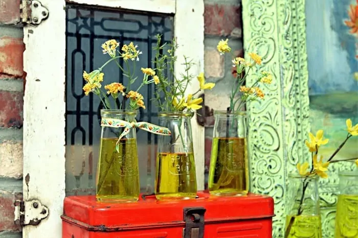 This Unique Urine Specimen Bottle Display Will Leave You Speechless (2)