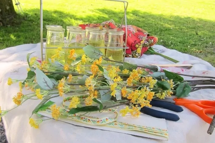 flowers and ribbon for vase display (2)