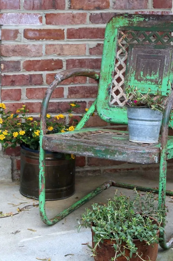 green rusty chair.