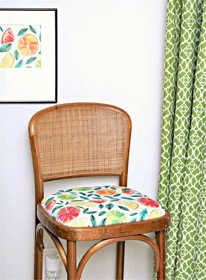 recover a chair seat with a pretty cloth napkin (2)