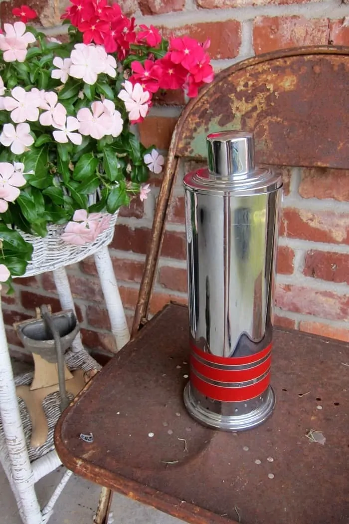 stainless steel drink shaker with red strips