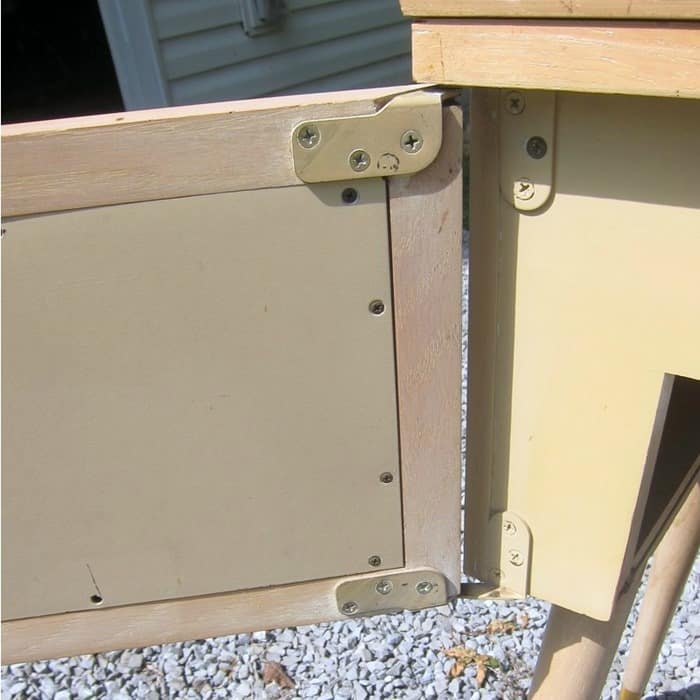 remove door hinges on furniture