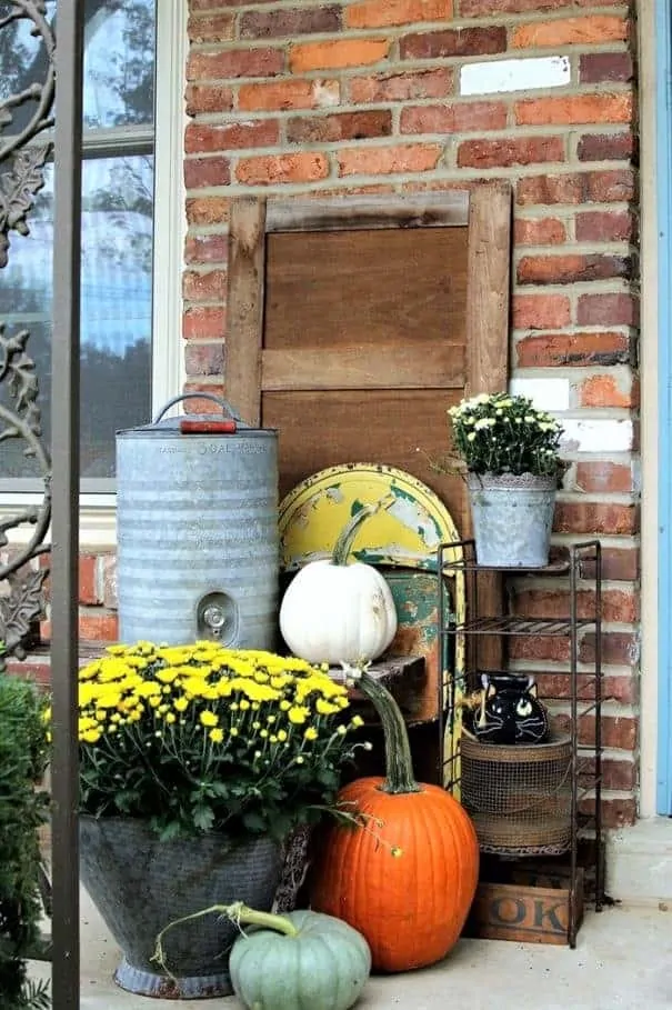 100 thrifty ways to decorate your home for Fall