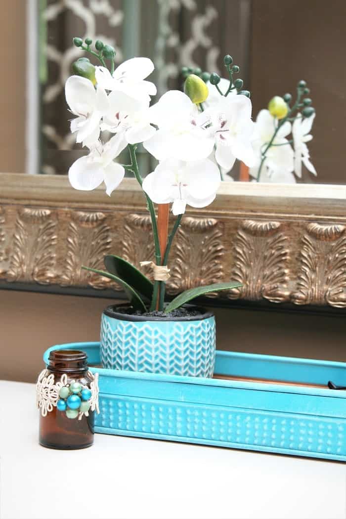 Spray Paint A Table Top Organizer Tray For The Bedroom 1