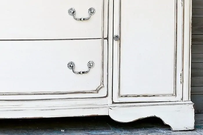 dry brushed furniture pulls for antique white dresser