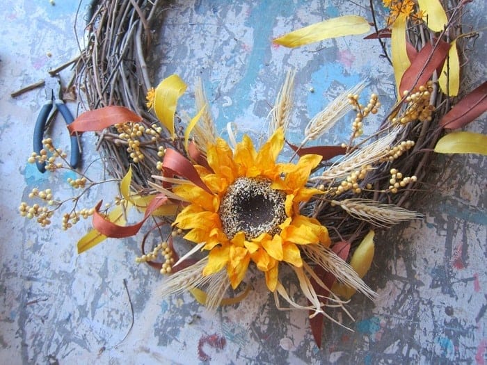 making a grapevine sunflower wreath