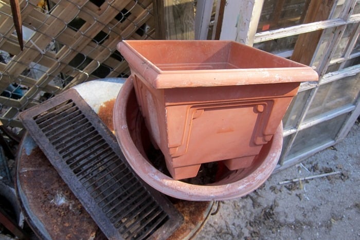 planter to paint with metallic paint