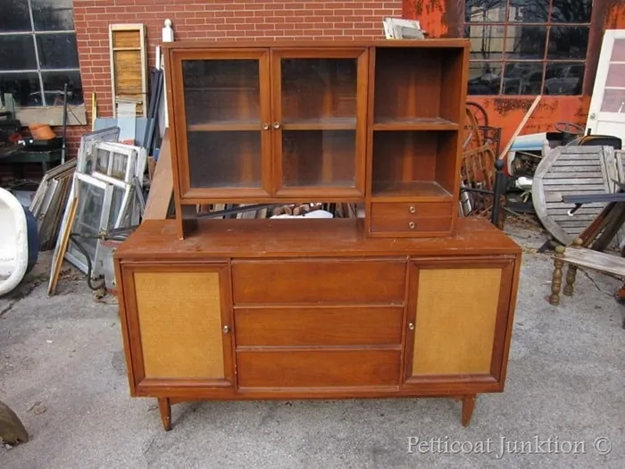 vintage sideboard and hutch to paint