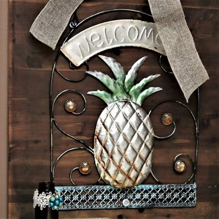 Reclaimed Wood Pineapple Welcome Sign DIY