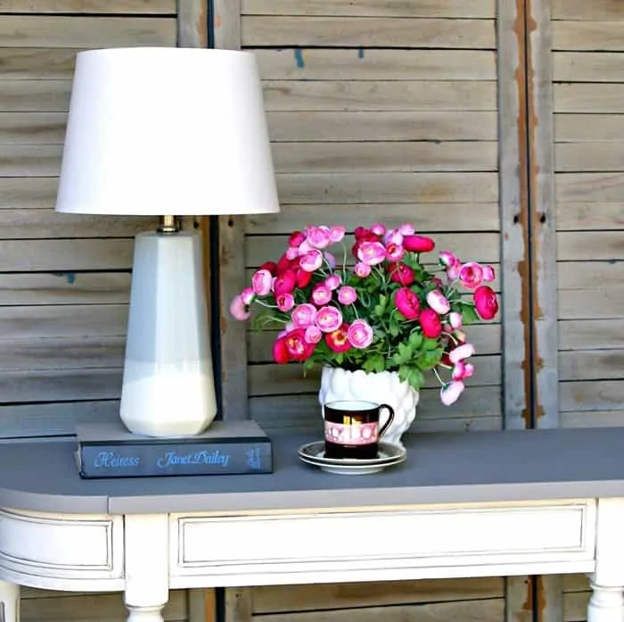 two tone foyer or console table painted white with neutral accent colors